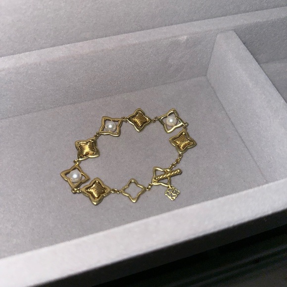David Yurman Quatrefoil 18K Yellow Gold Pearl Toggle Bracelet Size S/M - Picture 3 of 9